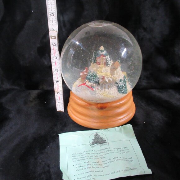 Vintage 1991 Winterland Lighted Musical Snow Globe - Picture 5 of 9